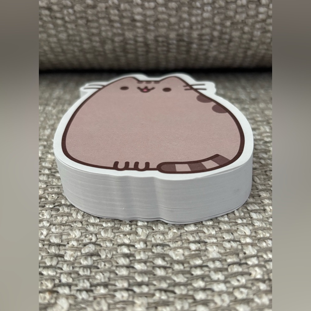 Pusheen Sticky Notepad - Picture 5 of 7